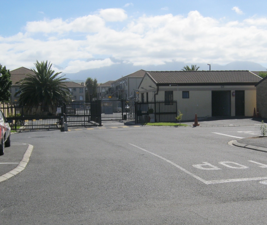 To Let 2 Bedroom Property for Rent in Guldenland Western Cape